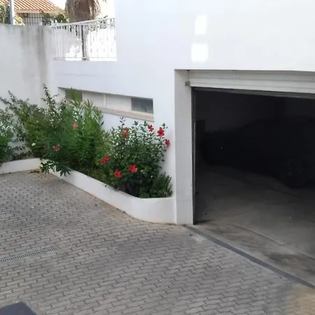 Oura Albufeira Beachside Retreat: Pool, Wi-Fi & Central Location Exterior photo