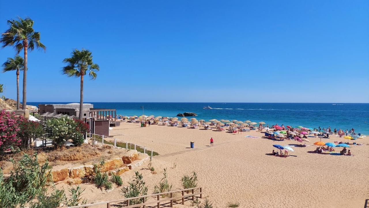Oura Beachside Retreat: Pool, Wi-fi & Location Apartment
