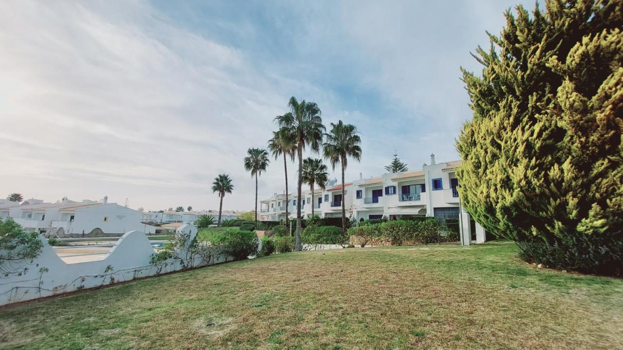 Oura Beachside Retreat: Pool, Wi-fi & Location