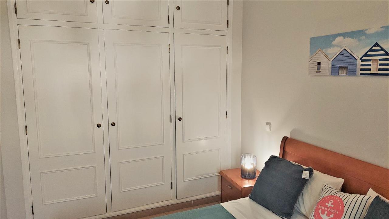 Oura Beachside Retreat: Pool, Wi-fi & Location Apartment Albufeira