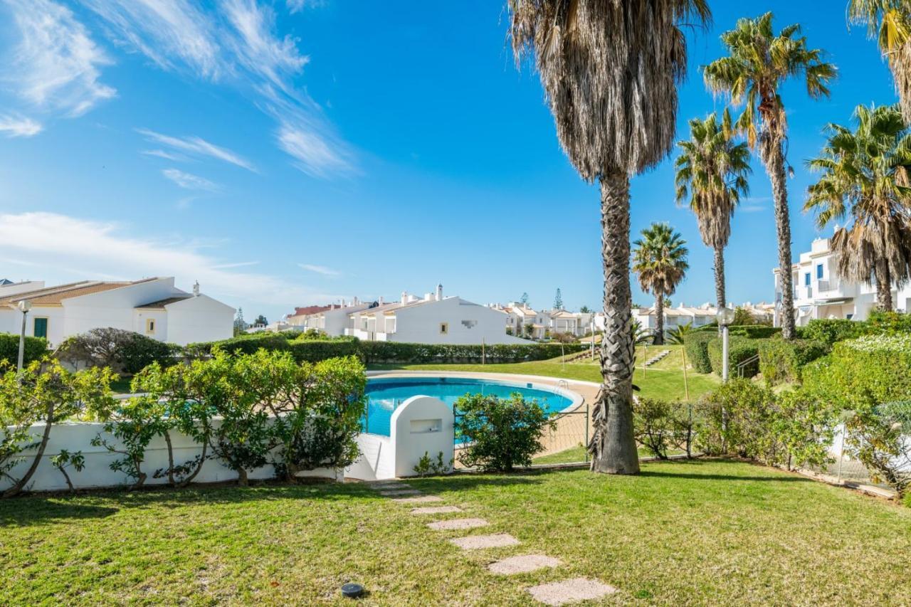 3 Bedroom In Oura With Amazing Pool At Walking Distance To Beach, Strip And Old Town, Wifi And Ac, Private Appartement *
