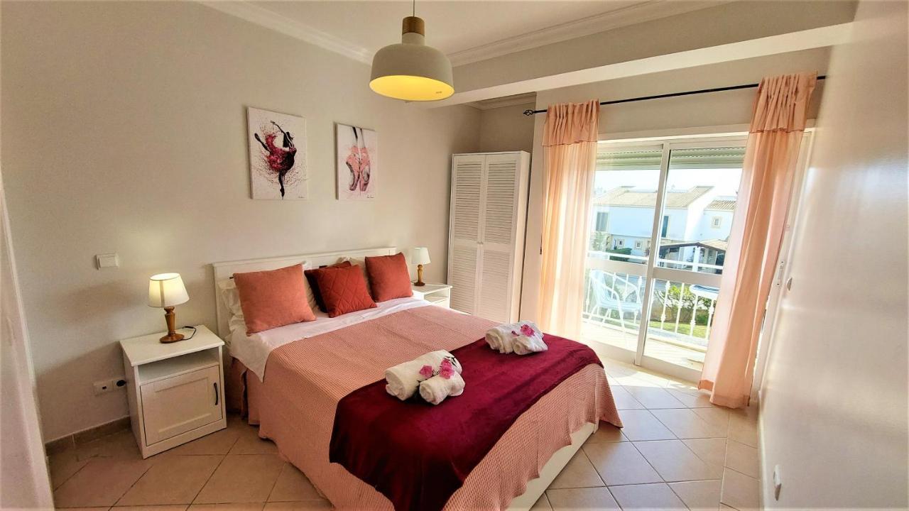 Appartement 3 Bedroom In Oura With Amazing Pool At Walking Distance To Beach, Strip And Old Town, Wifi And Ac, Private