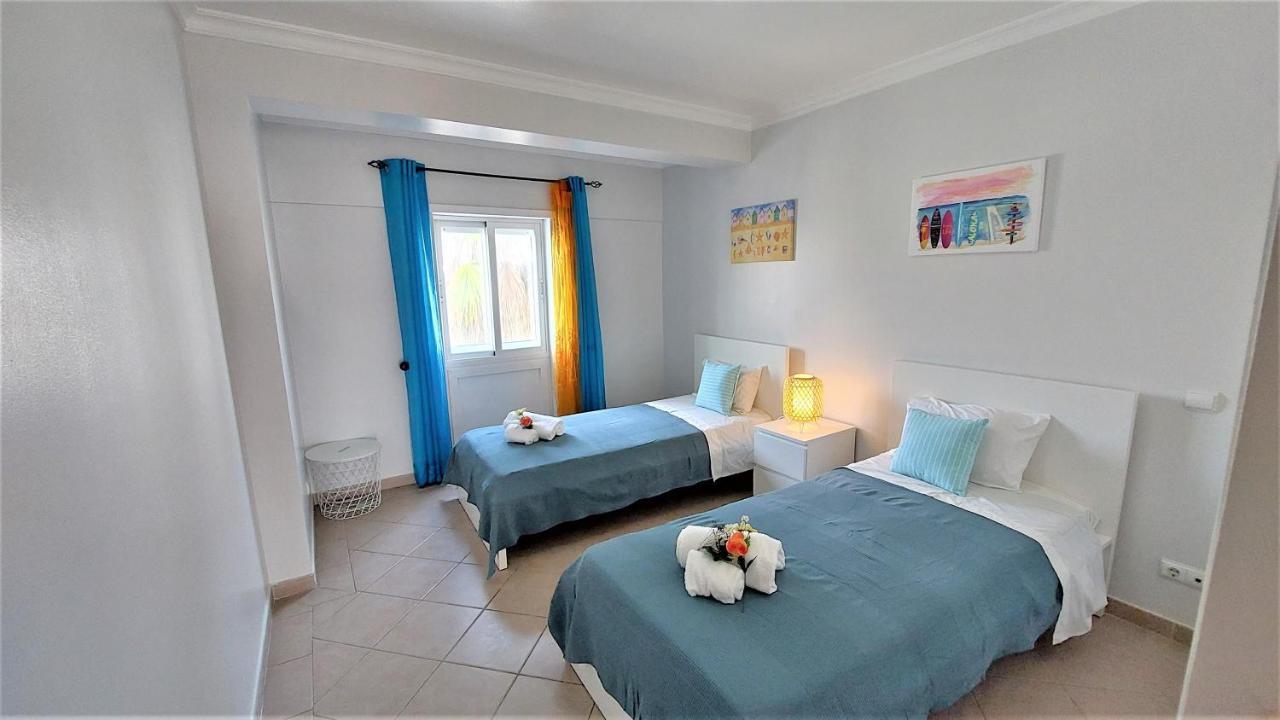 3 Bedroom In Oura With Amazing Pool At Walking Distance To Beach, Strip And Old Town, Wifi And Ac, Private Albufeira