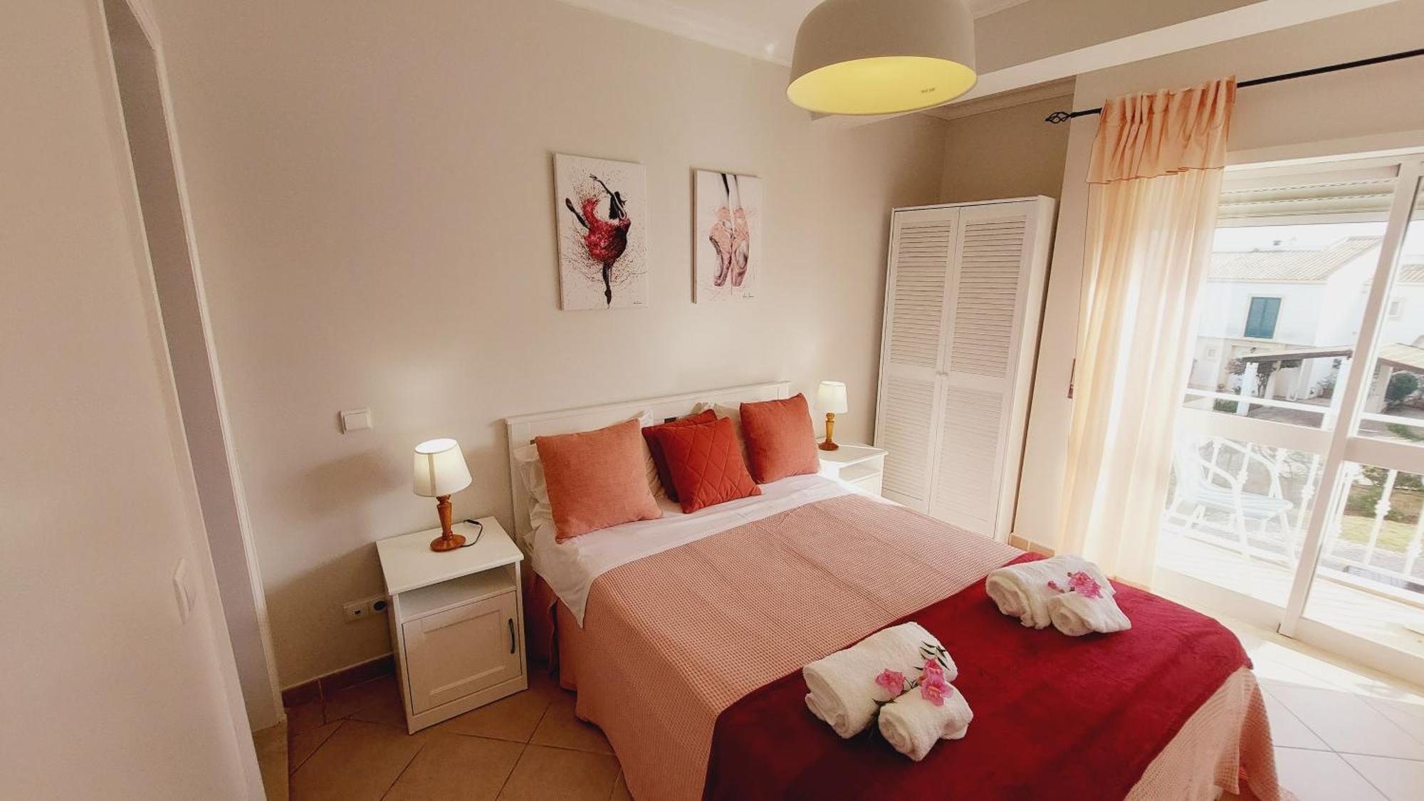 Appartement 3 Bedroom In Oura With Amazing Pool At Walking Distance To Beach, Strip And Old Town, Wifi And Ac, Private