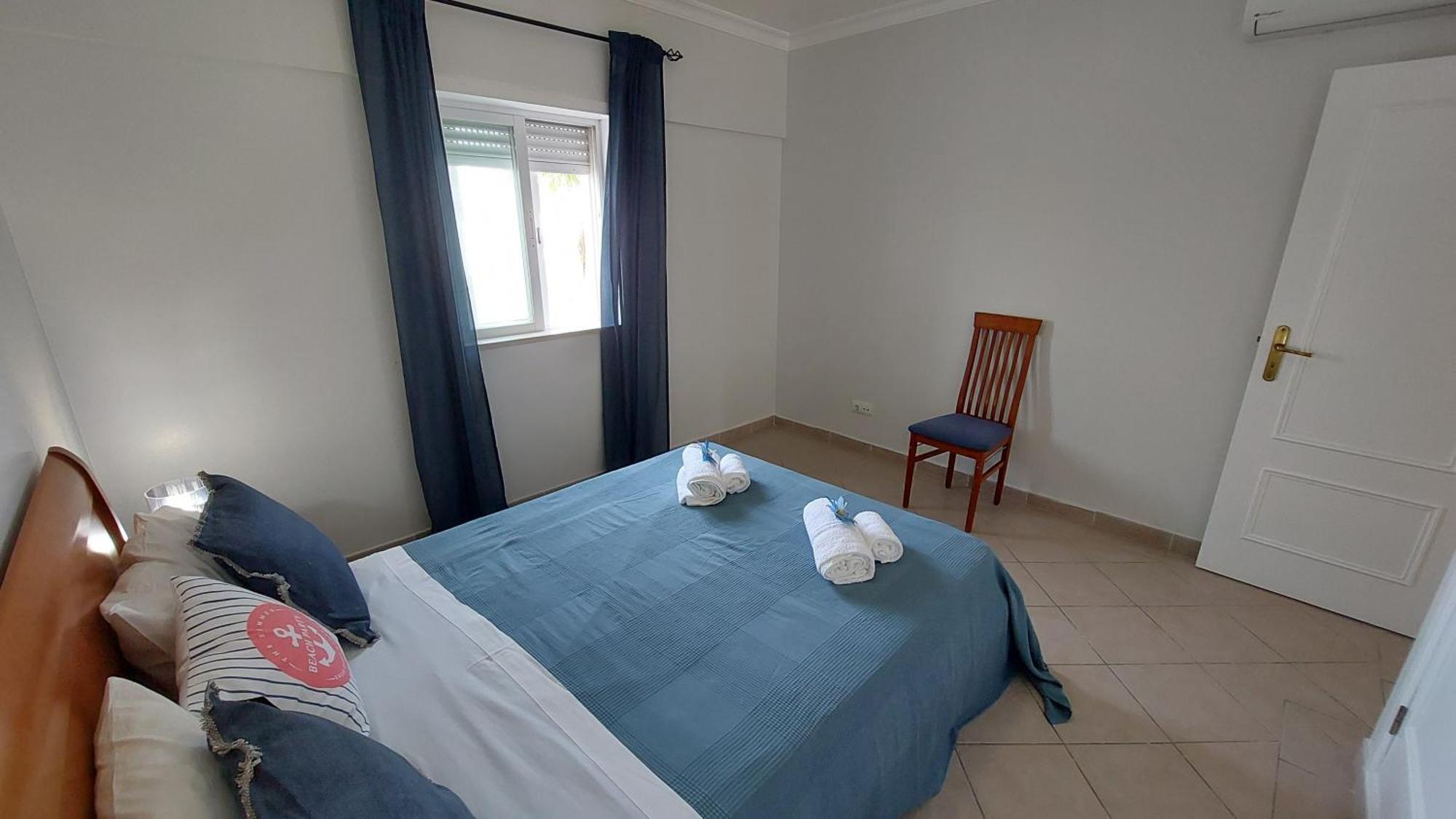 3 Bedroom In Oura With Amazing Pool At Walking Distance To Beach, Strip And Old Town, Wifi And Ac, Private * Albufeira