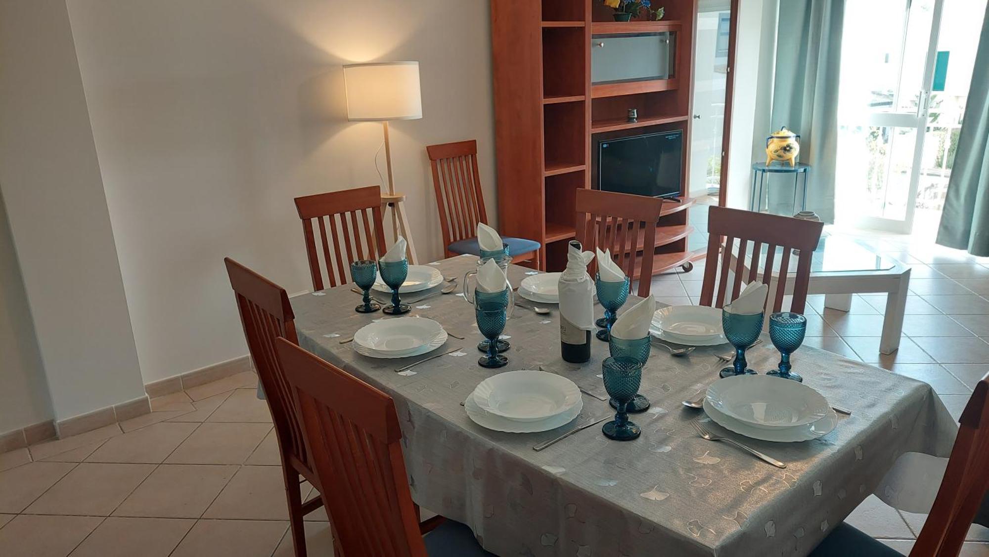 3 Bedroom In Oura With Amazing Pool At Walking Distance To Beach, Strip And Old Town, Wifi And Ac, Private * Albufeira